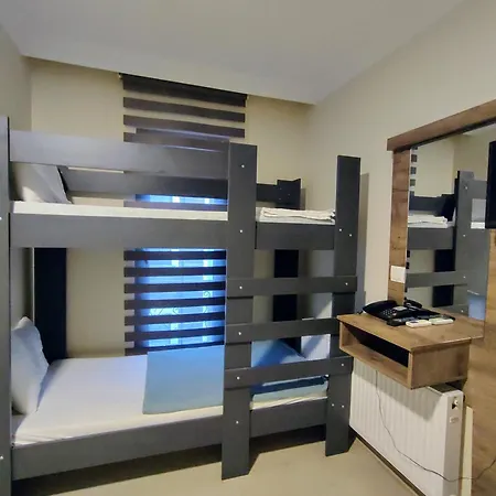 Hotel Ador Troia