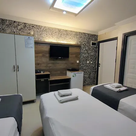 Hotel Ador Troia 3*