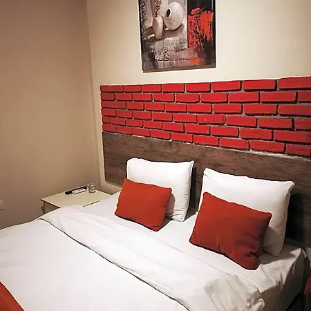 Hotel Ador Troia 3*